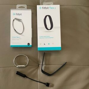 Fitbit Flex 2 Black and Silver Wristband Bundle